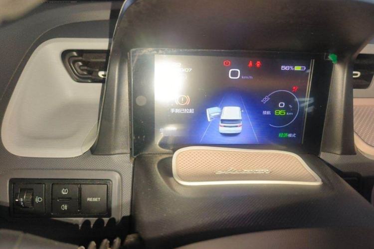 Used Wuling Hongguang MINIEV 2022 Macaron Premium Model – Lithium Ternary Battery