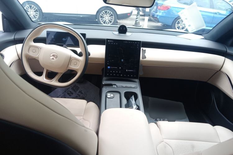Used Nio ET5T 2024 75kWh Touring Center Console