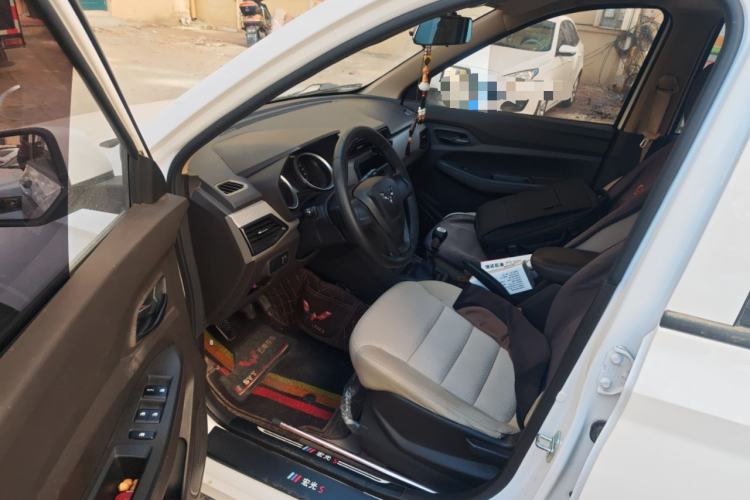 Used Wuling Hongguang 2019 1.5L S Standard Version China VI LAR