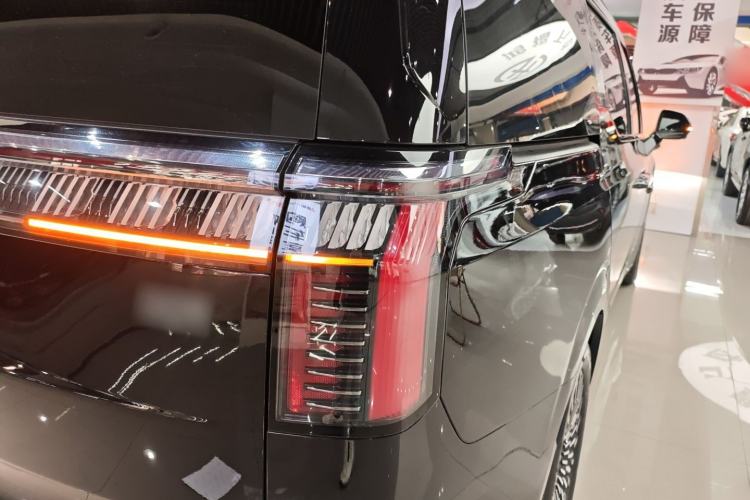 Used Zeekr 009 2024 Six-Seat Executive Version 4WD 108 kWh
