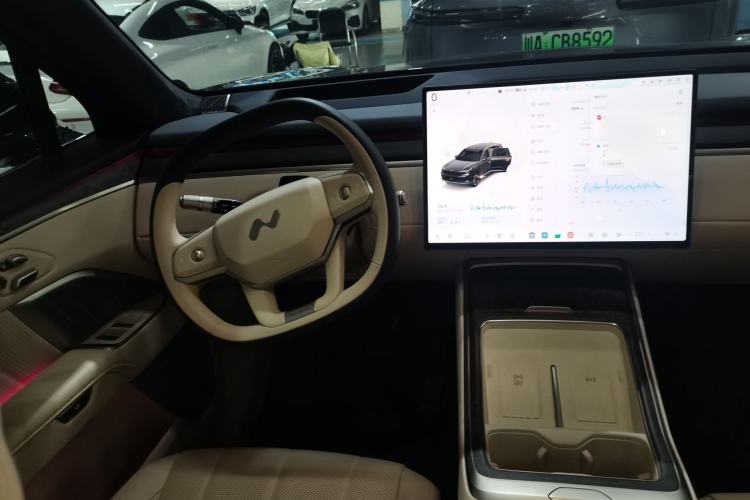 Used ONVO Luxeed L90 2025 Model—Max Six-Seater Version Steering Wheel