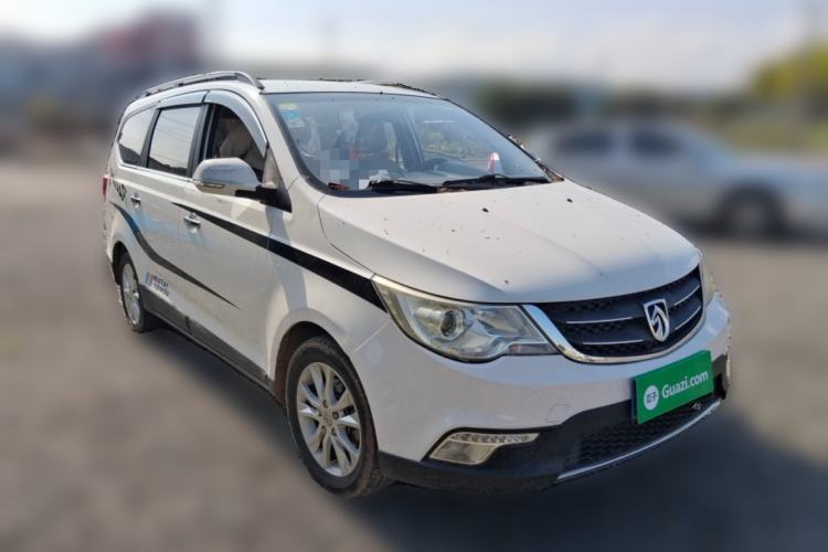 Used Baojun 730 2014 1.5L manual Comfort version 7 seats