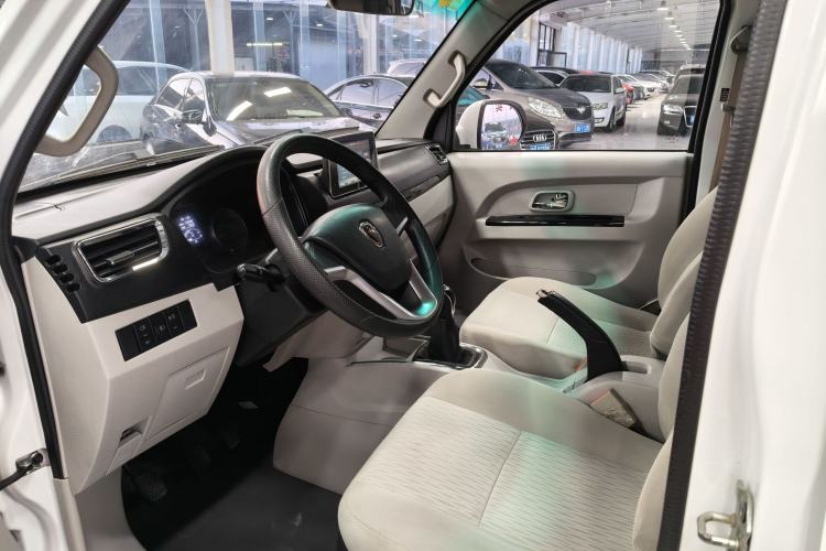 Used Jinbei New Hiace S 2023 1.5L Wealth Edition Van 2/5-Seater Non-Air-Conditioned Version SWC15M Interior 2