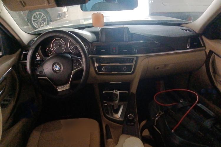 Used BMW 3 Series 2013 320Li Fashion Model Center Console