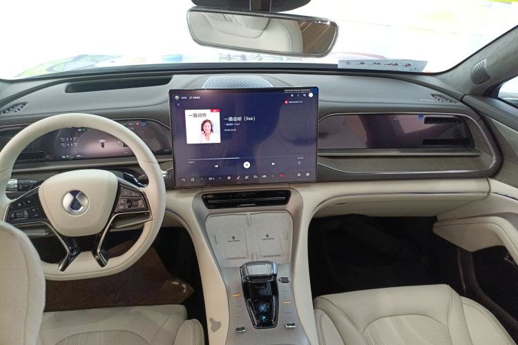 Used Denza N7 2025 630 All-Wheel Drive Intelligent Driving Dual-Laser Flagship Edition Center Console