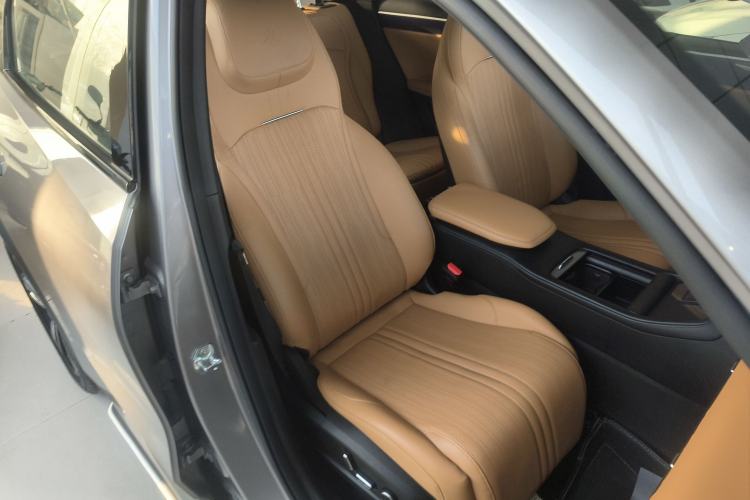 Used Geely Galaxy L7 2023 1.5T 115 km Starship