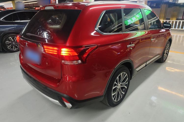 Used Mitsubishi Outlander 2016 2.4L 4x4 Luxury Edition 7-Seater