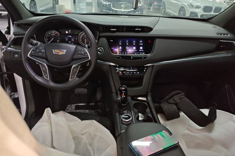 Used Cadillac XT5 2020 28T 4x4 Leading Sport Model