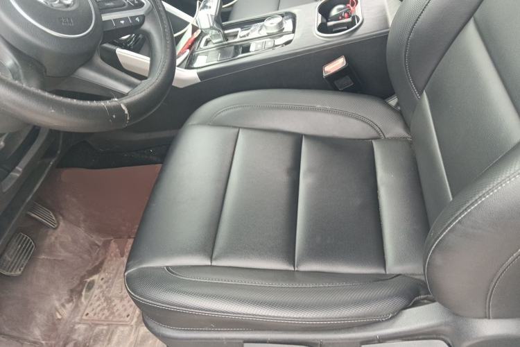 Used Great Wall Poer 2021 2.0T Commercial Version Automatic Diesel Two-Wheel Drive Elite Trim with Long Bed – GW4D20M Left Front Seat