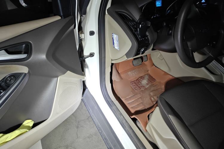 Used Ford Focus 2012 Sedan 1.6L Automatic Comfort Model