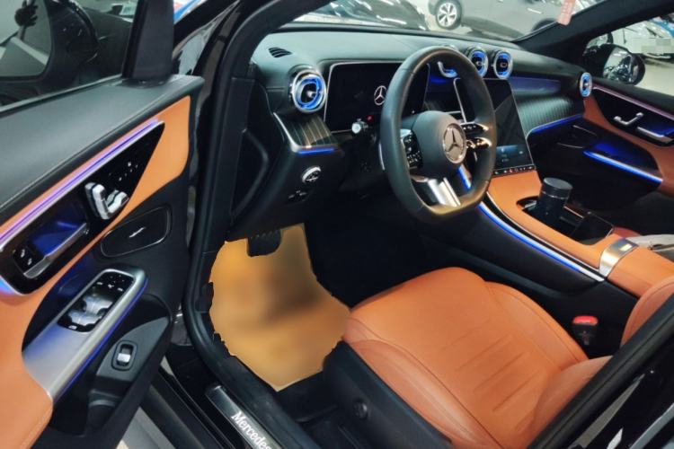 Used Mercedes-Benz GLC 2024 GLC 260 L 4MATIC Luxury Model 5 Seats Driver Seat