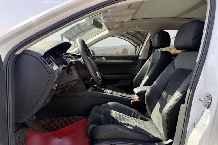 Used Volkswagen Magotan 2018 330TSI DSG Luxury Model Interior 11