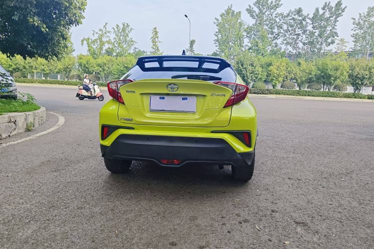 Used Toyota C-HR 2018 2.0L Leading with Sunroof China VI Standard