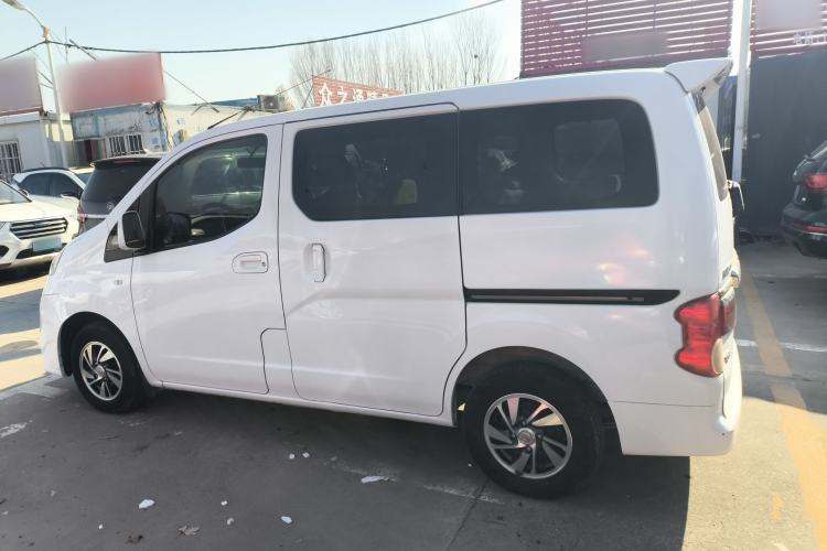 Used Nissan NV200 2018 1.6L CVT Luxury Model

