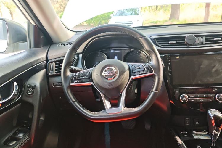 Used Nissan X-Trail 2019 2.0L CVT Comfort Edition 2WD Steering Wheel