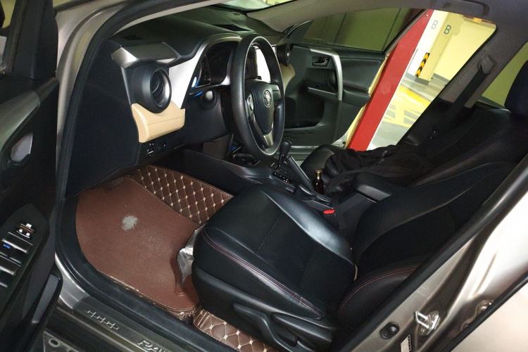 Used Toyota RAV4 2016 2.0L CVT Two-Wheel Drive Urban Edition China V Standard
