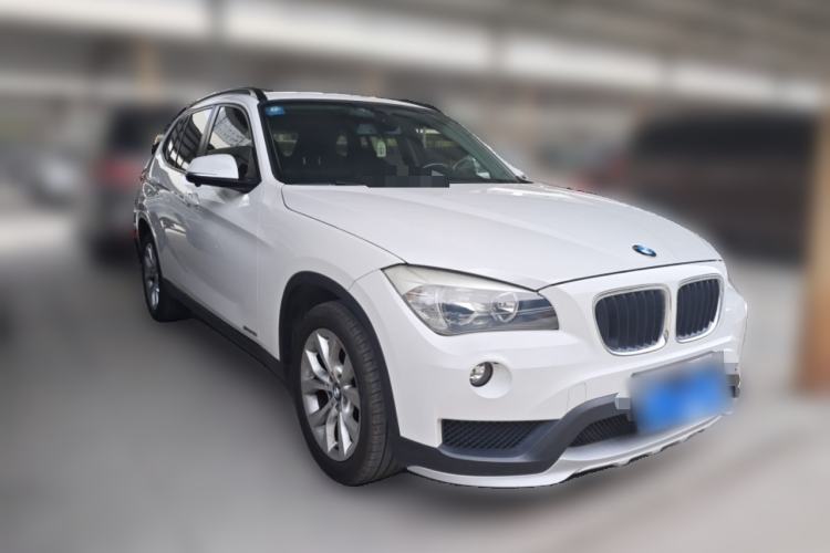 Used BMW X1 2014 sDrive18i Fashion Model Front Right 45 Deg