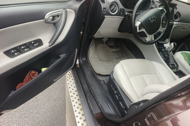 Used Luxgen Great 7 SUV 2014 2.2T Two-Wheel-Drive Smart Version
