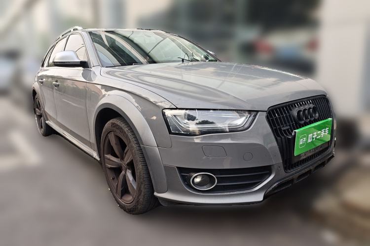 Used Audi A4 2014 40 TFSI allroad quattro plus version Front Right 45 Deg