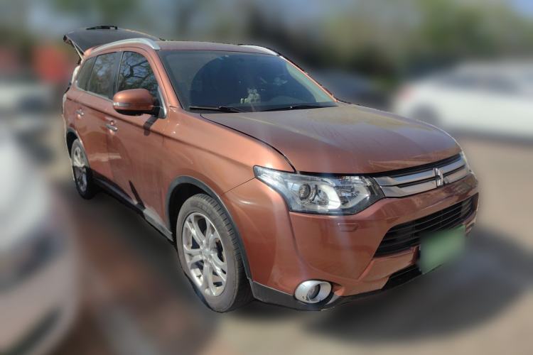 Used Mitsubishi Outlander 2014 2.4L 4x4 Deluxe Value Edition 5 Seats
