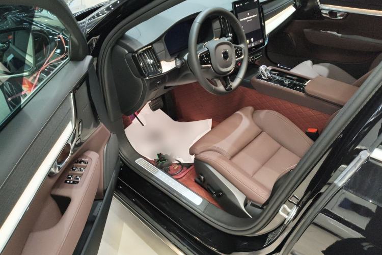 Used Volvo S90 2026 B5 Zhiyuan Luxury Edition