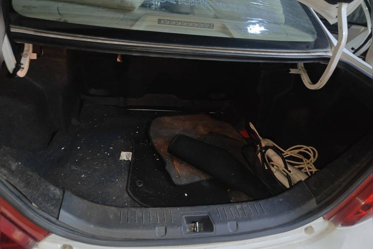 Used BYD e5 2017 300 e-Comfort Edition Trunk