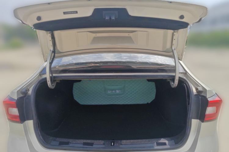 Used Roewe i5 2020 1.5L Manual 4G Connect Leehao Flagship Edition Trunk