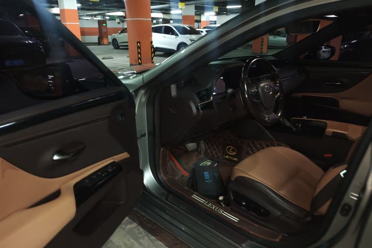 Used Lexus ES 2020 200 Excellence Edition
