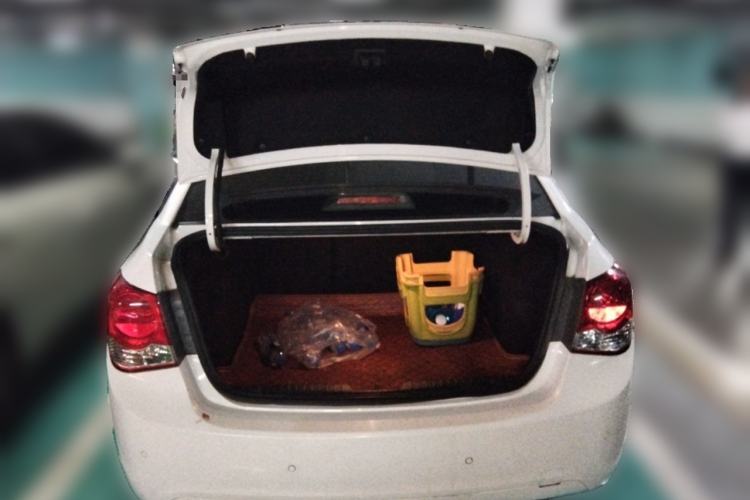 Used Chevrolet Cruze 2013 1.6L SE AT Trunk