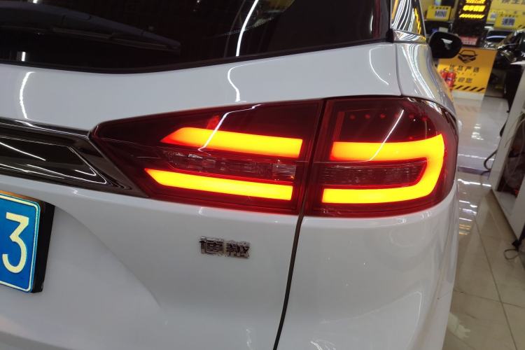 Used Geely Auto Emgrand X7 Sport 2020 1.8TD DCT Two-Wheel Drive Smart Connect 4G-Enabled Version
