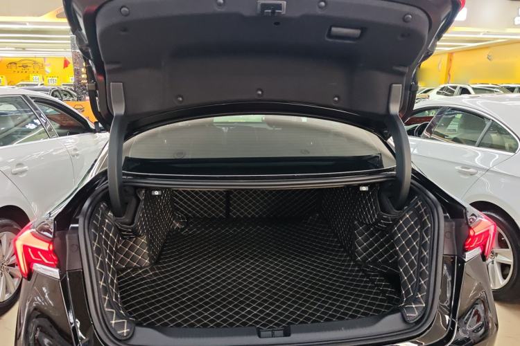 Used Buick LaCrosse 2025 28T Platinum Edition
