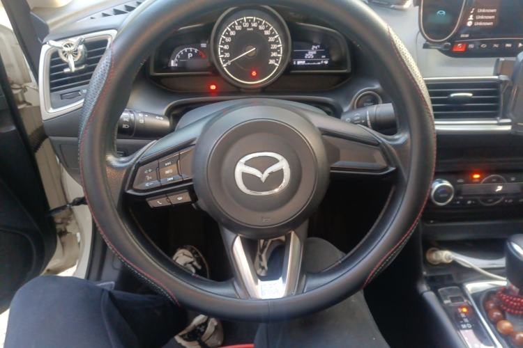 Used Mazda 3 Axela 2017 Sedan 1.5L Automatic Luxury Model China VI Standard
