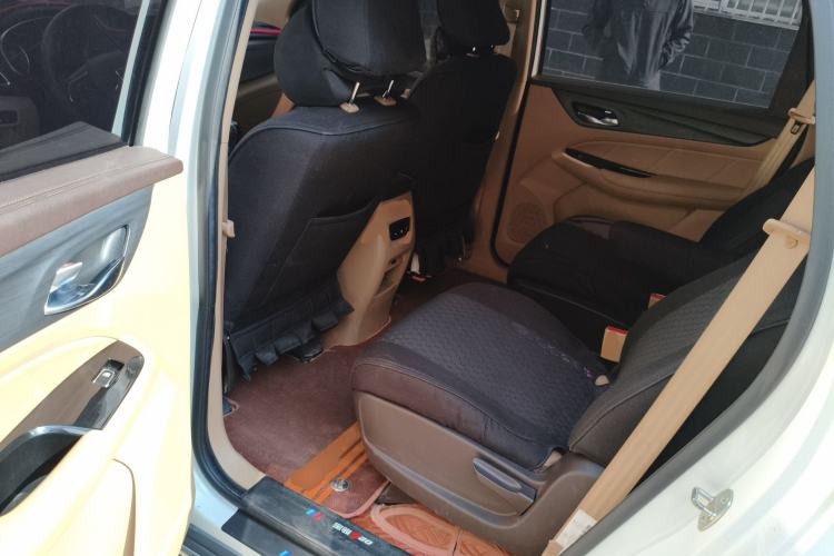 Used Baojun 730 2017 1.8L iAMT Prestige Version 7 Seats Left Rear Seat