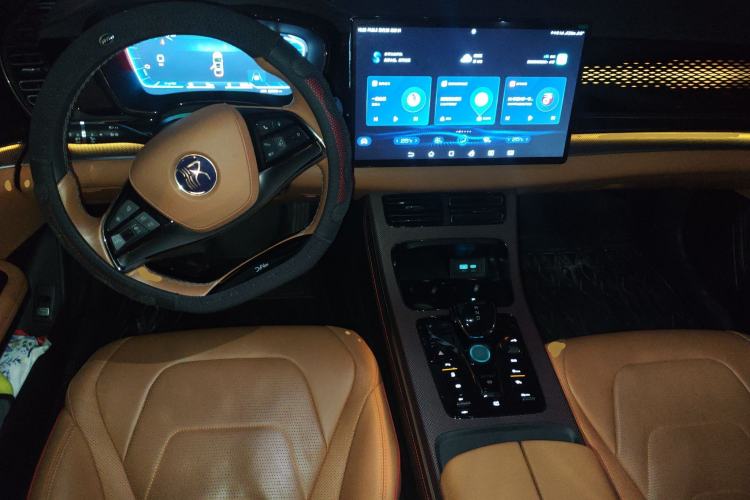 Used BYD Han 2022 DM-i 121KM Luxury Model