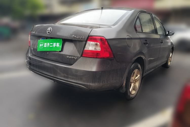 Used Skoda Rapid 2015 1.6L Manual Le Xuan Model