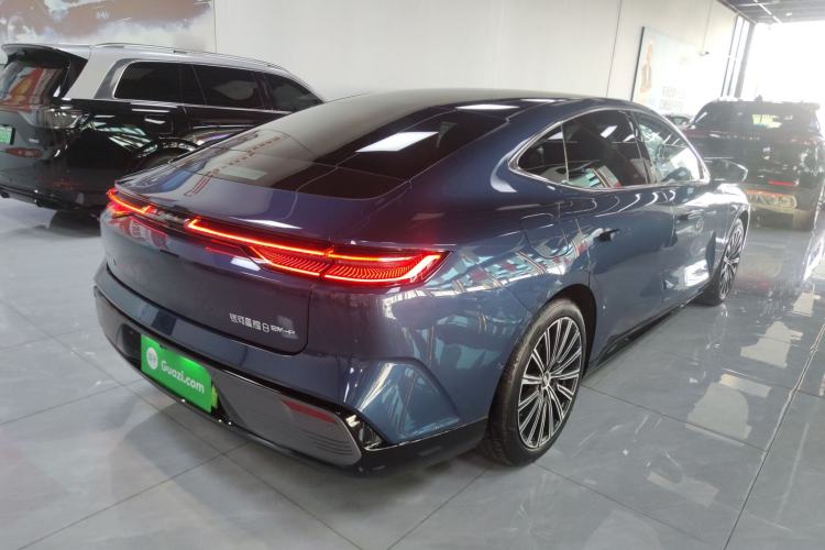 Used Geely Galaxy 8 2025 130km EM-P Starship Edition
