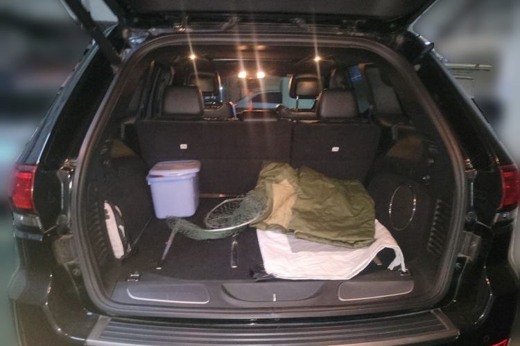 Used Jeep Grand Cherokee 2016 3.6L Elite Navigation Edition Trunk