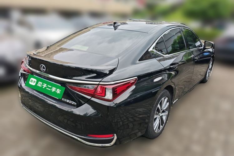 Used Lexus ES 2018 300h Premier Edition China VI Standard Rear Right 45 Deg