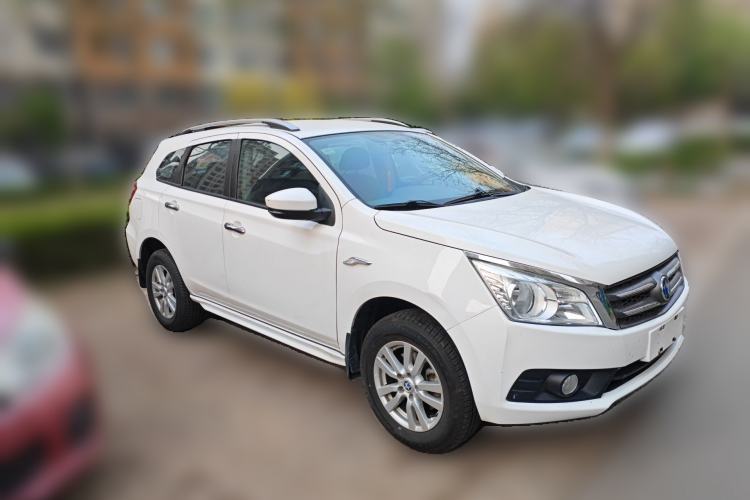 Used Venucia T70 2015 2.0L CVT Smart Choice Edition Front Right 45 Deg