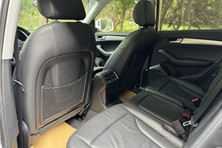 Used Audi Q5 2013 45 TFSI quattro Sport Edition Interior 4