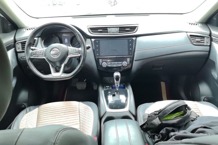 Used Nissan X-Trail 2019 2.0L CVT Smart Connect Comfort Edition 2WD Center Console