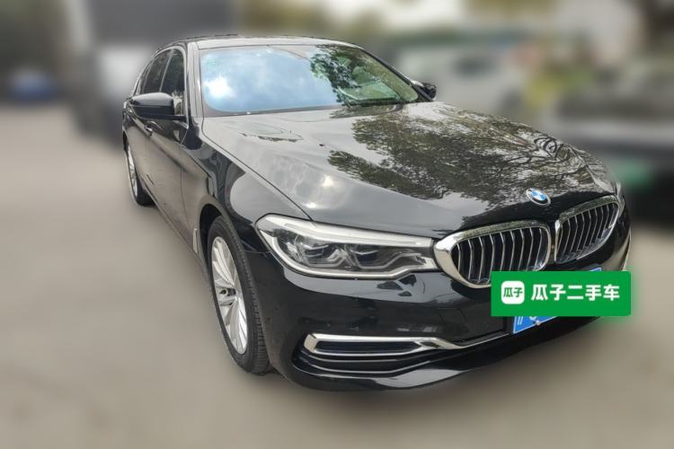 Used BMW 5 Series 2019 Facelifted 530Li Luxury Edition Premium Package Front Right 45 Deg