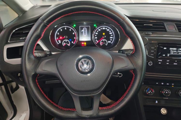 Used Volkswagen Touran 2016 Volkswagen Touran L 280TSI Manual Trend Edition
