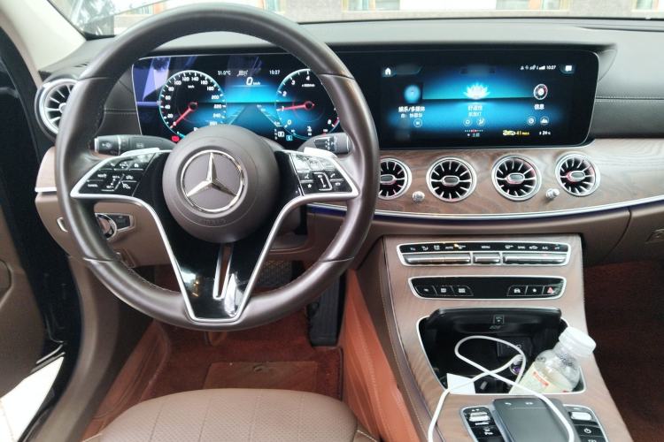 Used Mercedes-Benz E-Class 2023 E 300 L Luxury Model Center Console