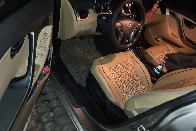 Used Hyundai Elantra (5th Generation / Langdong) 2012 1.6L Automatic Prestige Model
