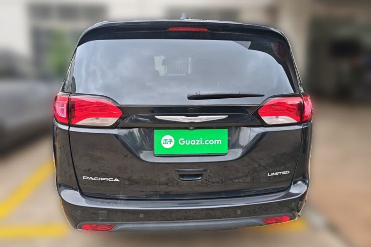 Used Chrysler Grand Voyager 2017 3.6L Premium Edition