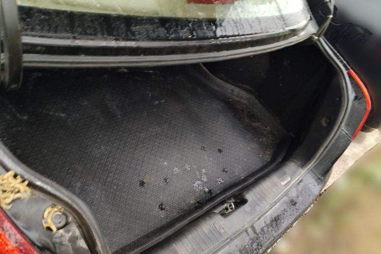 Used Buick Excelle 2011 1.6 LE-MT Trunk