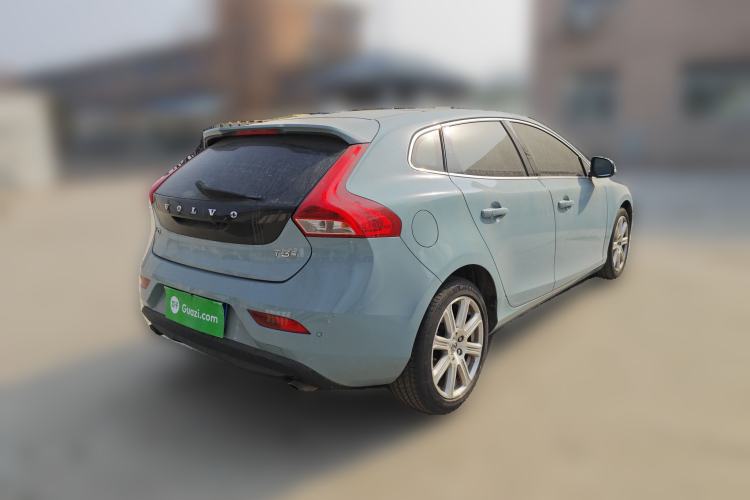 Used Volvo V40 2017 T3 Zhiya Edition Rear Right 45 Deg