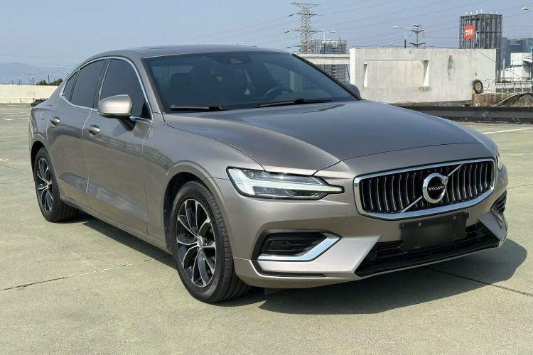 Used Volvo S60 2021 T4 Zhiyi Luxury Edition
