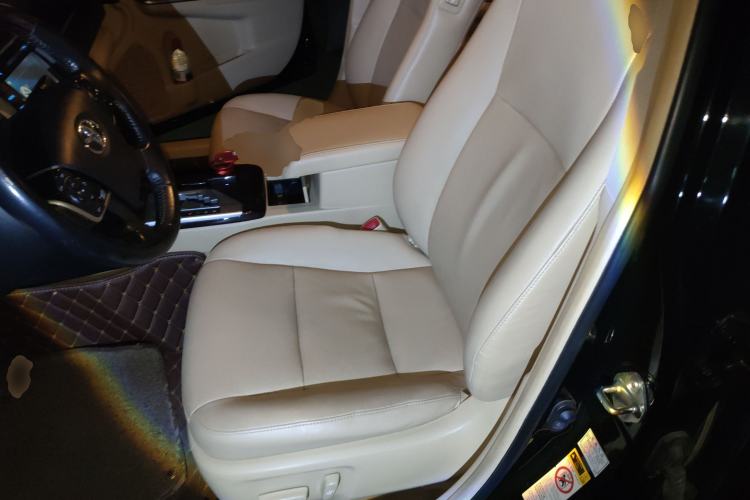 Used Toyota Camry 2015 Dual-Engine 2.5 HG Luxury Navigation Edition
